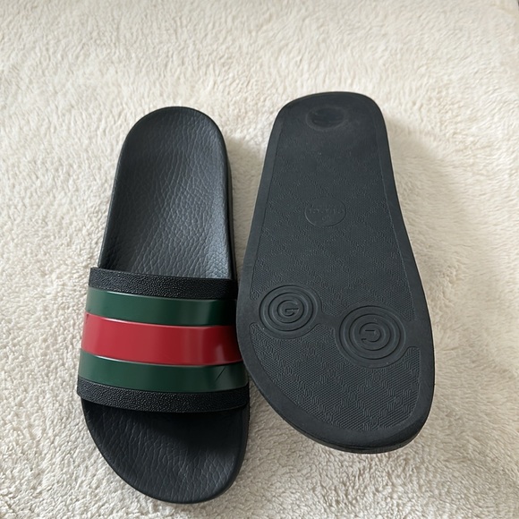 Gucci slides.  They were for my son too small only worn few times - Picture 2 of 5